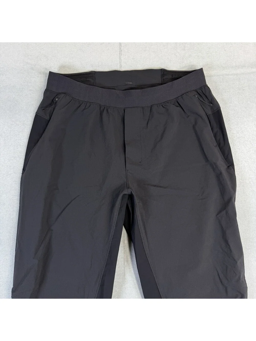 Lululemon Surge Hybrid Pants Mens Medium Black Tapered Joggers Training Running